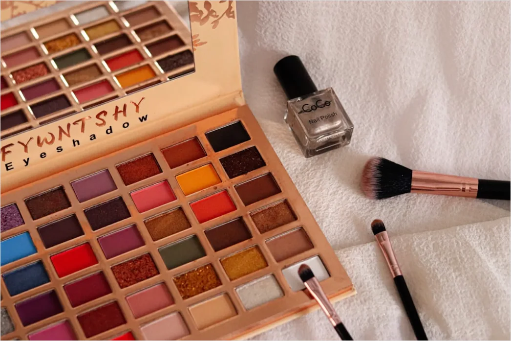 Detail Lidschatten Palette Geöffnet Flatlay Foto Number 6