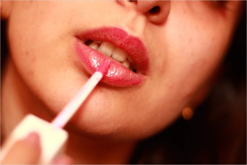 Detail Lip Balm Glossy Lips Close Up Foto Number 7