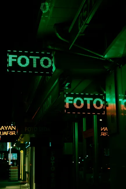 Neon Schild Im Nachtviertel Urban Culture Foto 1c50