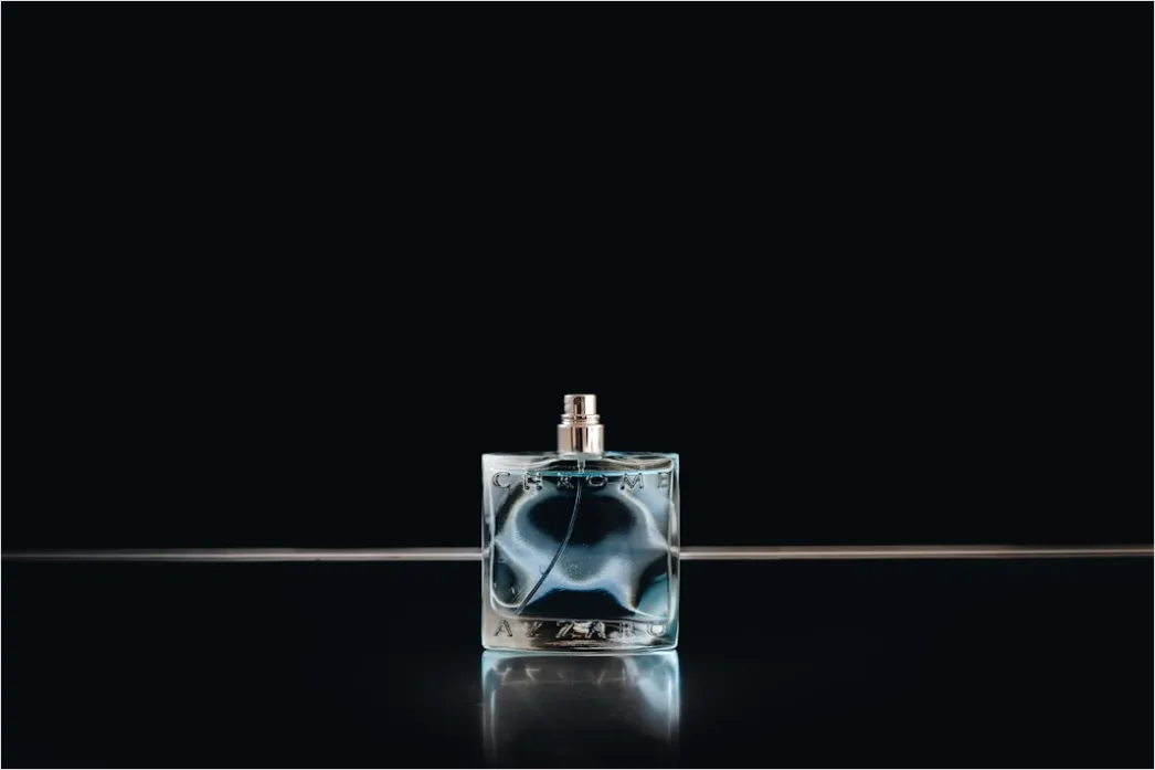 Parfuem Flakon Produktfoto Mit Spiegelung 4ebe