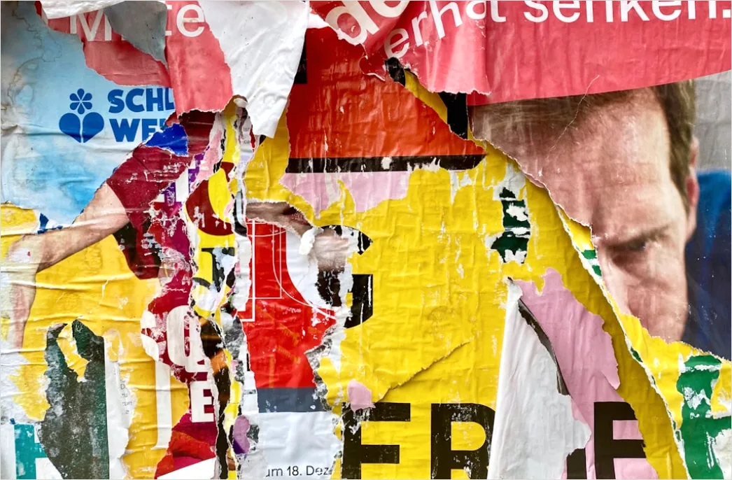 Detail Paste Up Poster Collage An Wand Detail Foto Number 14