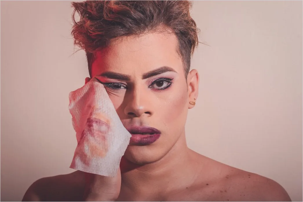 Pickel Abdecken Ohne Cakey Make Up Foto