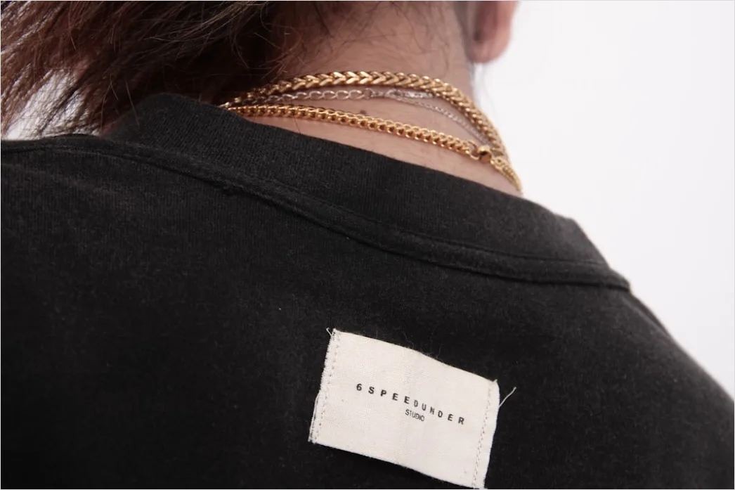 Detail Schmuck Layering Gold Ketten Nahaufnahme Number 20