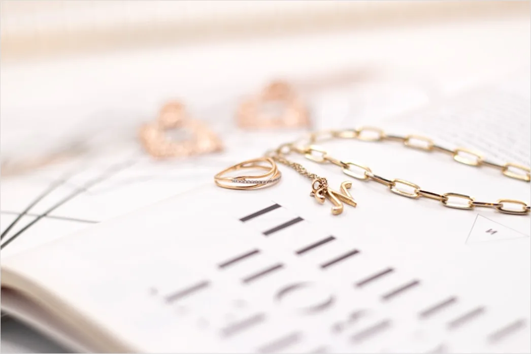 Detail Schmuck Layering Gold Ketten Nahaufnahme Number 7