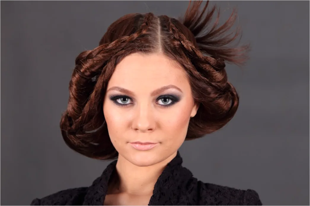 Detail Sleek Bun Mit Scheitel Elegant Foto Number 10