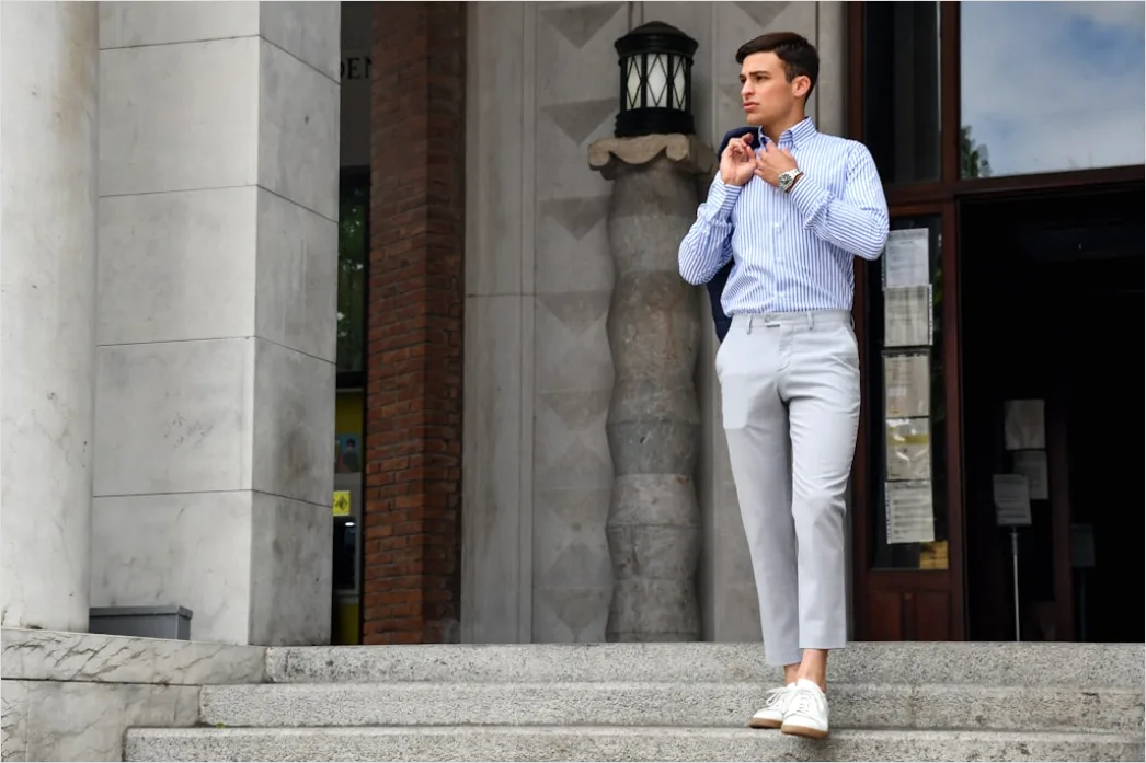 Detail Smart Casual Outfit Männer Chino Hemd Foto Number 3
