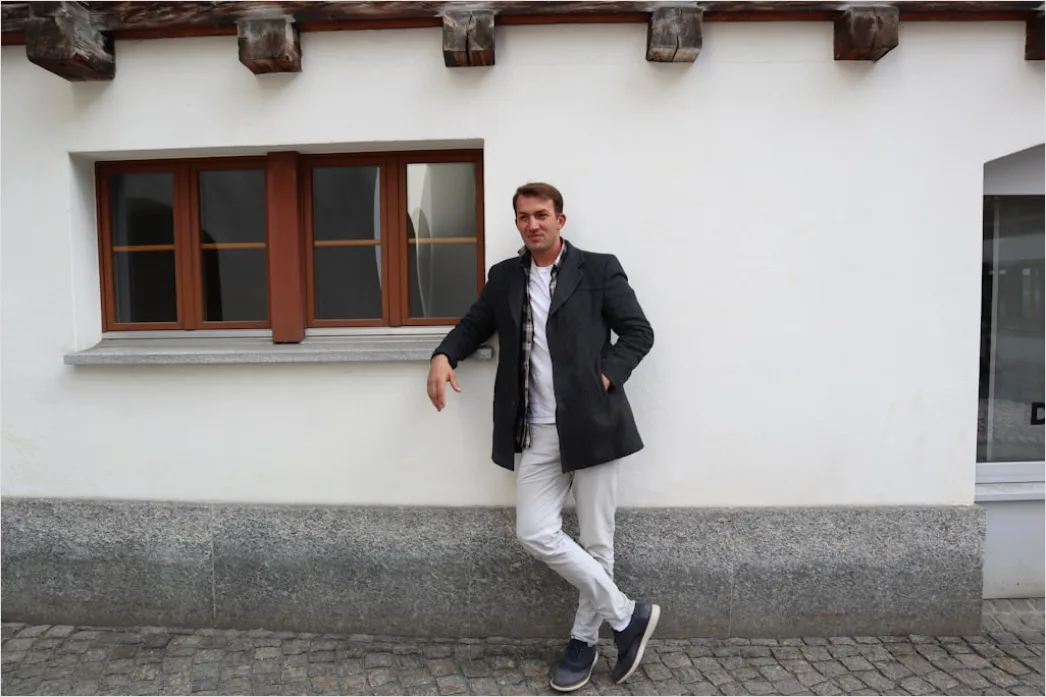 Detail Smart Casual Outfit Männer Chino Hemd Foto Number 7