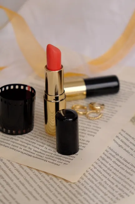 Detail Statement Lippenstift Glossy Finish Studio Foto Number 18