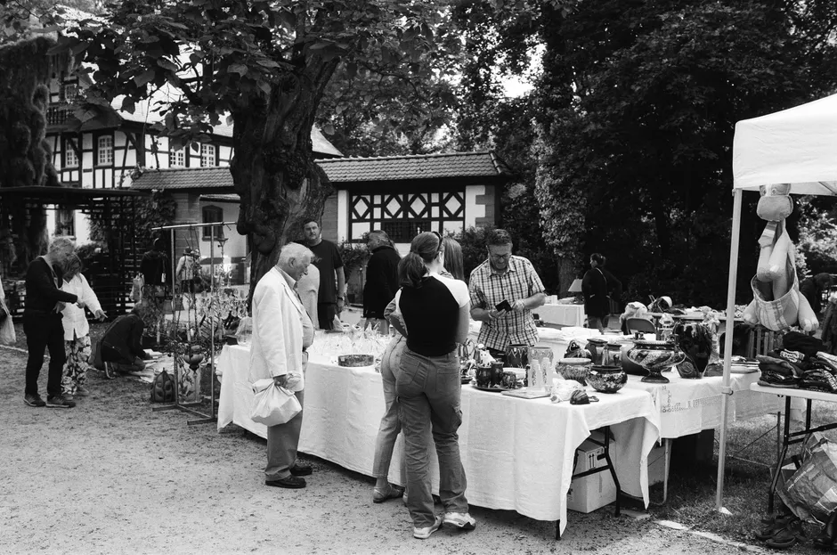 Detail Töpfermarkt Keramikstände Bunt Kulturfoto Number 14