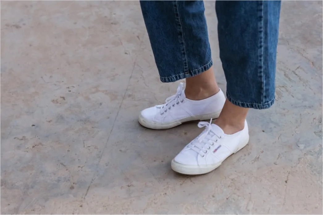 Detail Wide Leg Jeans Outfit Mit Sneaker Foto Number 18