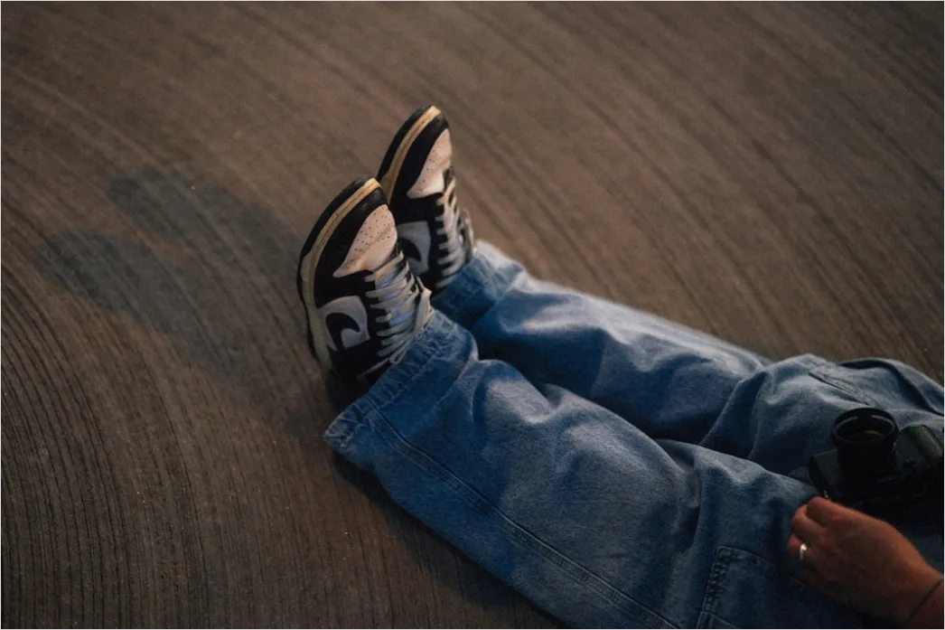 Detail Wide Leg Jeans Outfit Mit Sneaker Foto Number 20