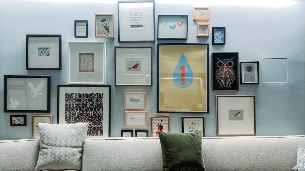 Wohnzimmer Mit Galerie Wand Bilderrahmen Foto 94ec