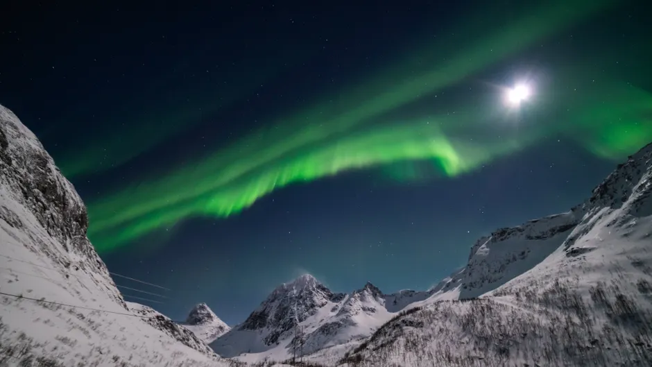 Detail Aurora Over Snowy Mountains Number 3