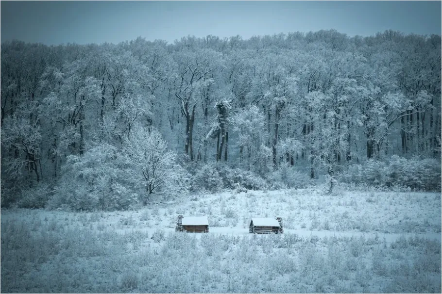 Cabin In Snow Landscape Photo 4048