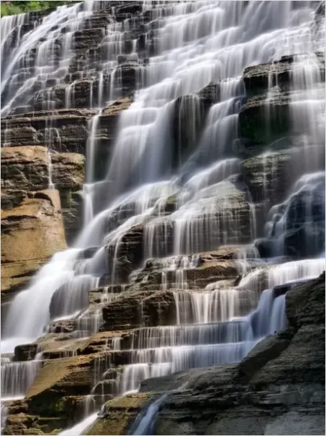 Detail Cascading Waterfall Tiers Photo Number 6