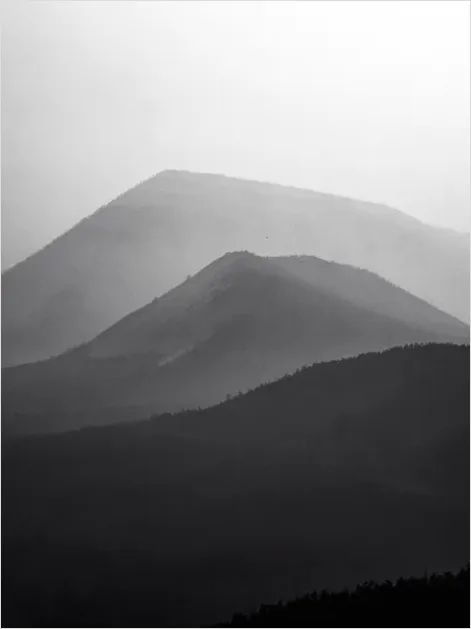 Detail Minimalist Mountain Landscape Fog Number 2