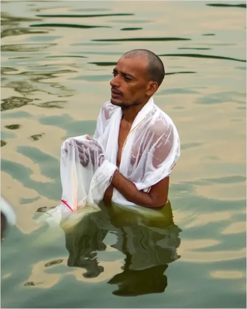Detail River Ritual Bathing Ceremony Photo Number 5