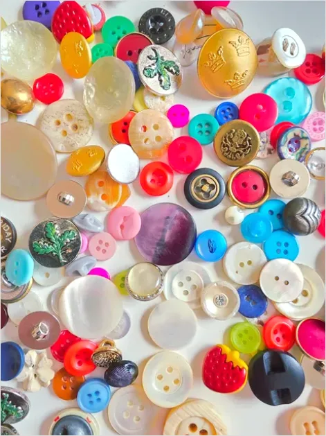 Detail Vintage Paperweight Buttons Number 2