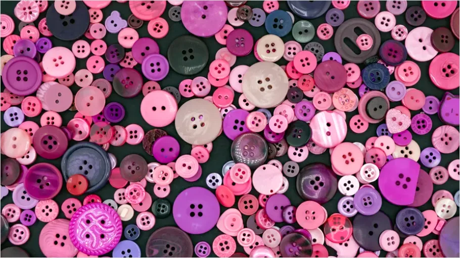 Detail Vintage Paperweight Buttons Number 8