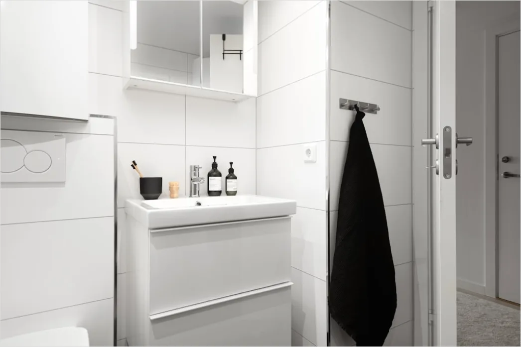 Badezimmer Accessoires Minimalistisch Weiss Schwarz Foto 4162