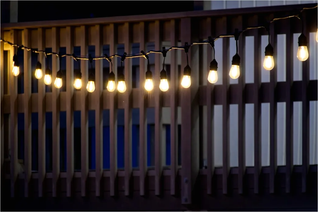 Detail Balkon Deko Lichterkette Abend Foto Number 6