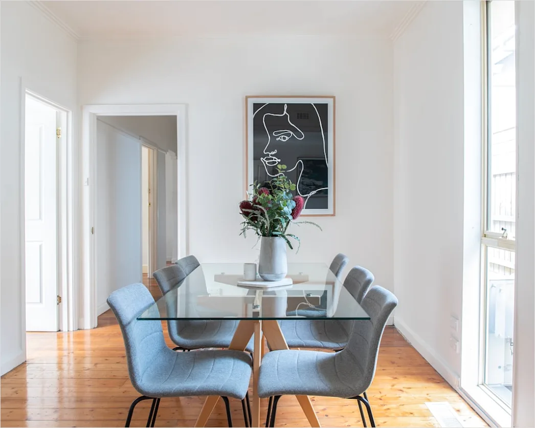 Esszimmer Mit Runder Tisch Für Kleine Räume Foto