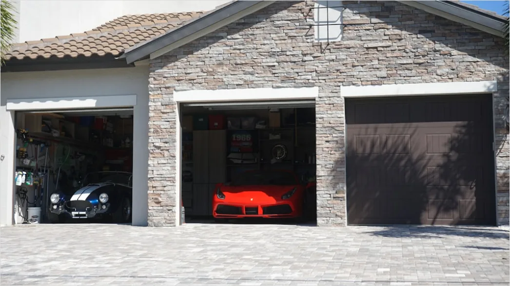 Garage Mit Sektionaltor Modern Foto 03b5