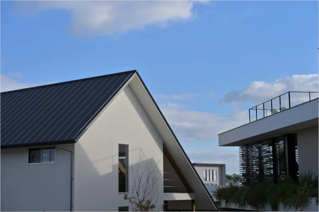 Detail Haus Mit Satteldach Modern Minimal Foto Number 5