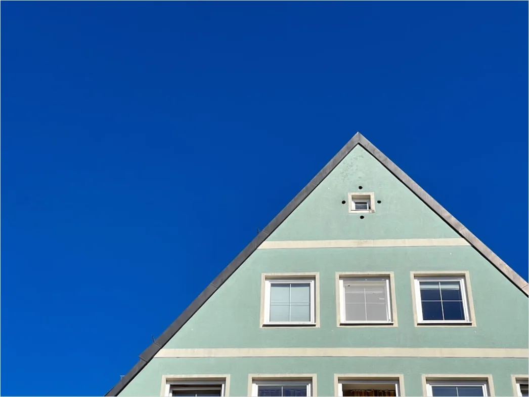 Detail Haus Mit Satteldach Modern Minimal Foto Number 9