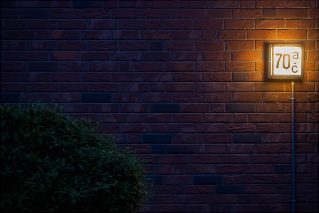 Hausnummer Beleuchtet An Wand Foto 4513