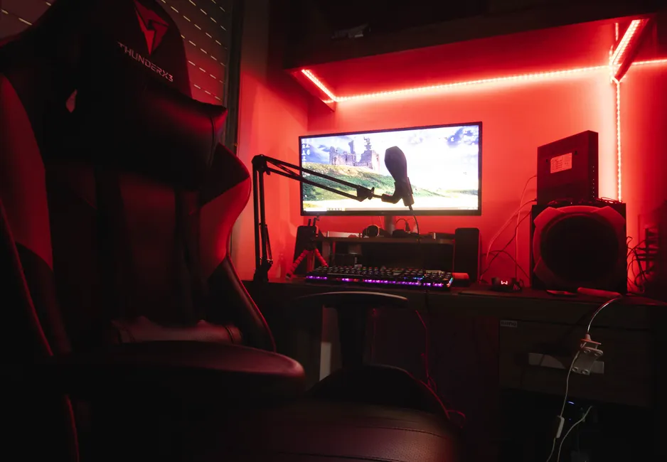 Detail Jugendzimmer Gaming Setup Led Licht Foto Number 12