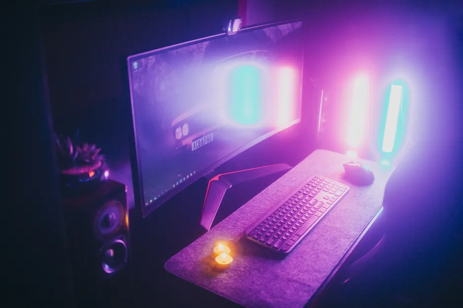 Detail Jugendzimmer Gaming Setup Led Licht Foto Number 17