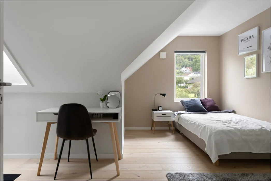 Detail Jugendzimmer Mit Schreibtisch Und Bett Foto Number 2