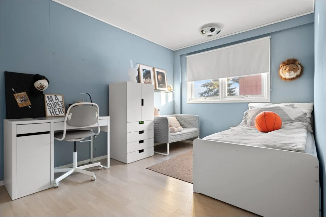 Detail Jugendzimmer Mit Schreibtisch Und Bett Foto Number 6