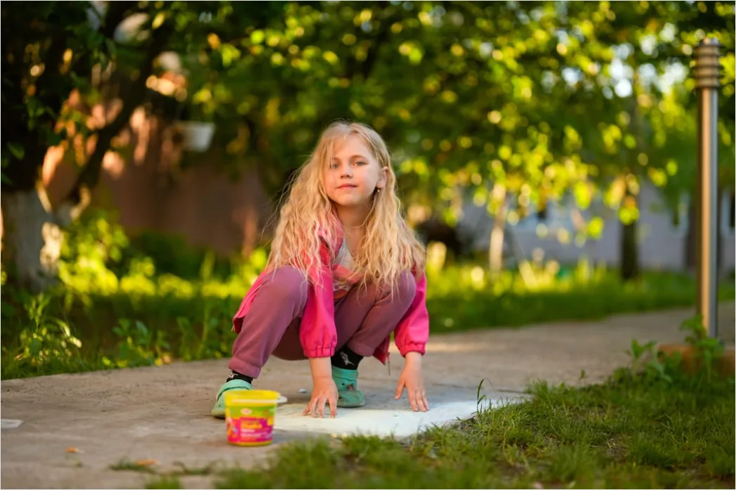 Kind Lernt Farben Mit Sortierspiel Vorschule Foto 472a
