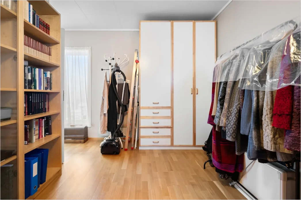 Lernumgebung Zuhause Mit Ordnungssystem Und Regalen Foto F654