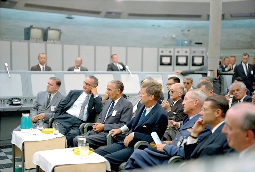 Muendliche Pruefung Praesentation Vor Kommission Foto 8788