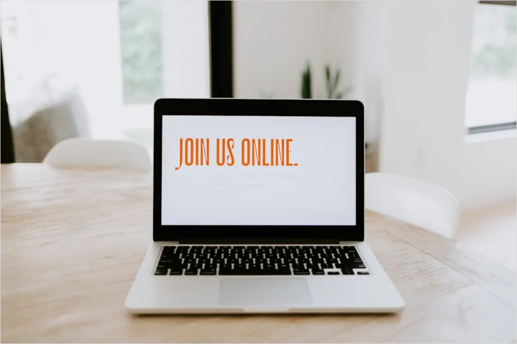 Online Kurs Zertifikat Auf Laptop Bildschirm Foto E30d