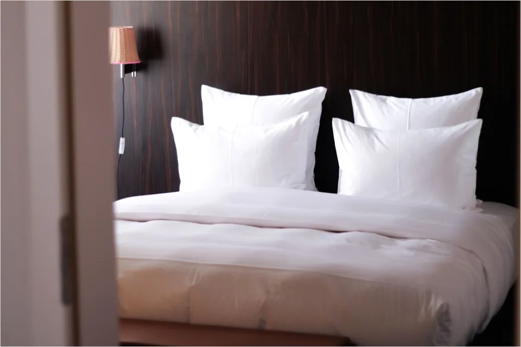 Schlafzimmer Hotelstil Elegant Nachttische Foto 1322