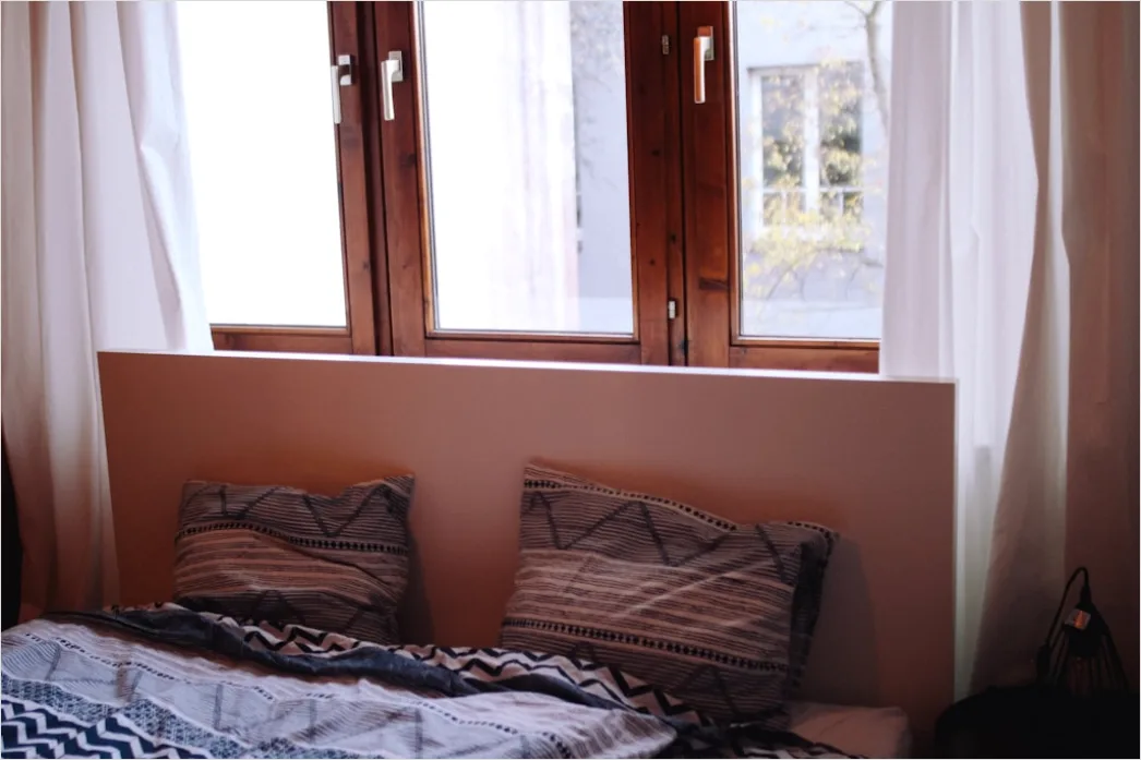 Schlafzimmer Mit Fensterbank Sitzecke Foto 4656