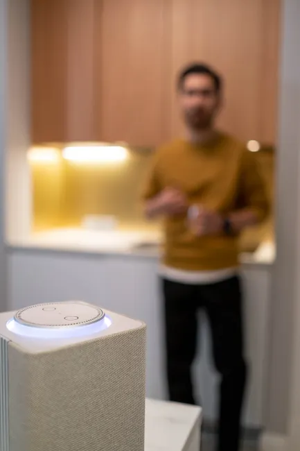 Smart Home Sprachsteuerung Lautsprecher Wohnraum Foto Ba30