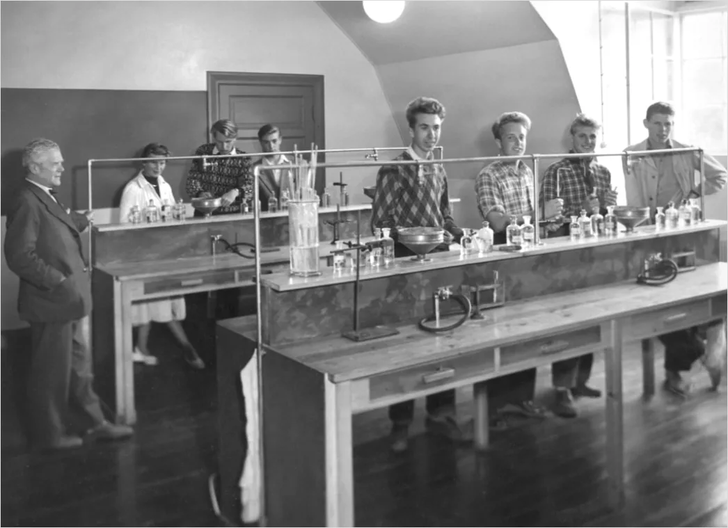 Uni Laborpraktikum Studenten In Kitteln Foto Fc4d
