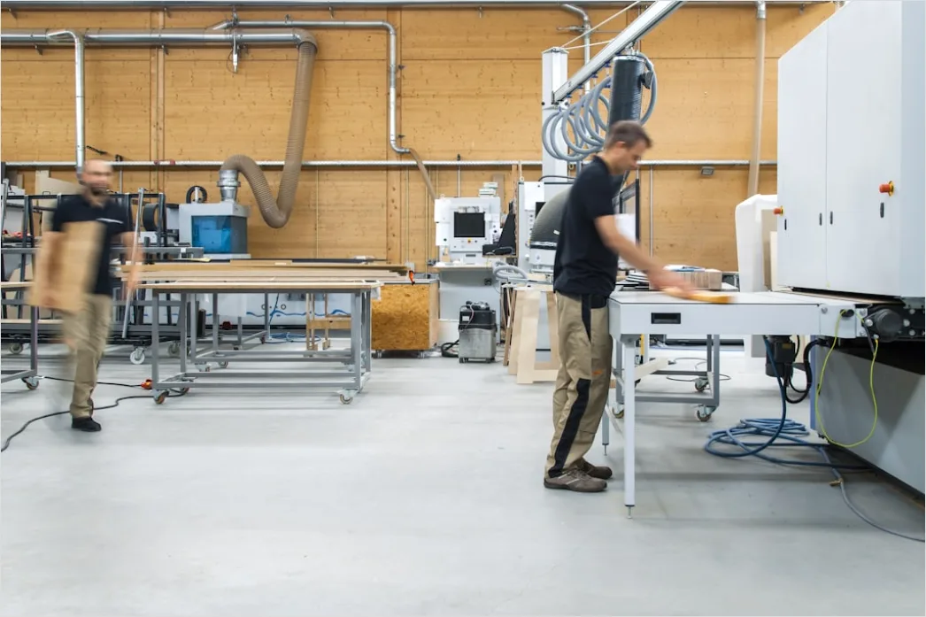 Waschraum Mit Arbeitsplatte Ueber Maschinen Foto Eaff