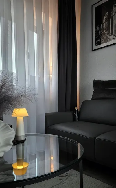 Detail Wohnzimmer Farbkonzept Grau Beige Schwarz Foto Number 12