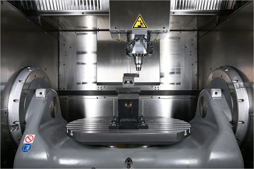 Cnc Maschine Bearbeitet Metallteil Foto C9a8