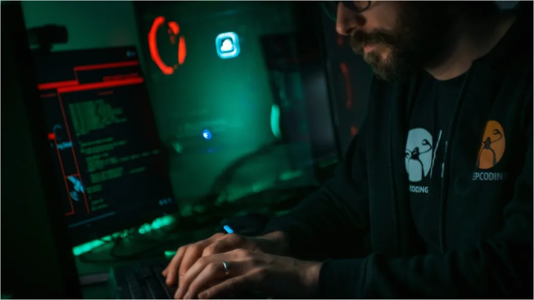 Cybersecurity Forschung Am Computer Foto A557