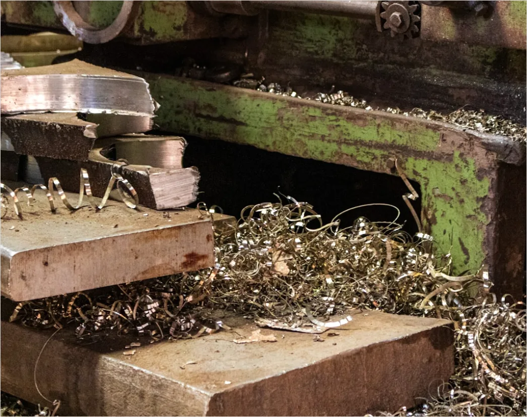 Drehen Von Metallteilen Auf Drehmaschine Foto 3233
