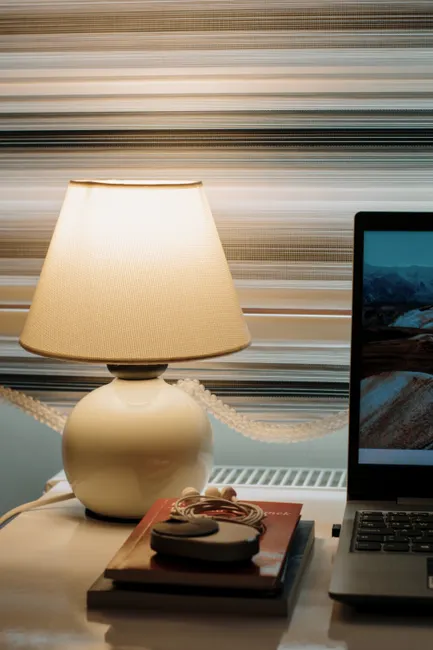 Detail Elearning Abendkurs Zuhause Mit Lampe Foto Number 11