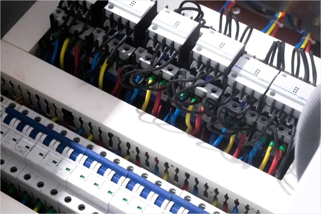 Elektrische Schaltung Auf Laborbank Foto 1ac9