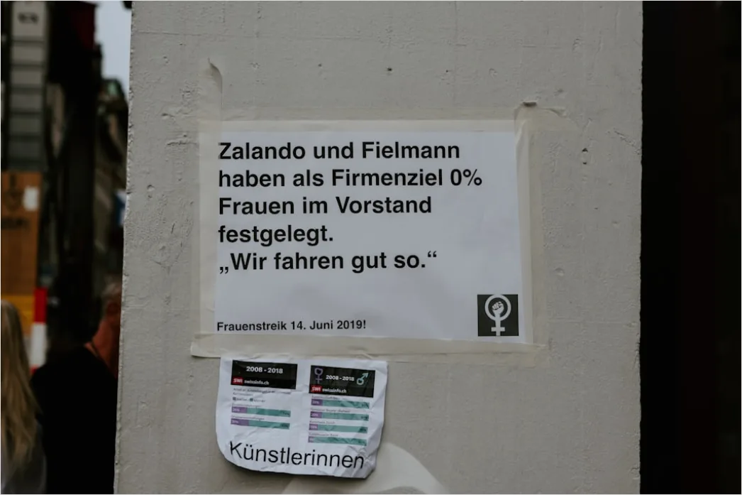 Forschungsarbeit An Antiken Fundstuecken Foto